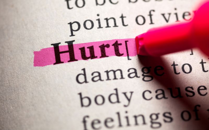 Hurt có nghĩa là gì?